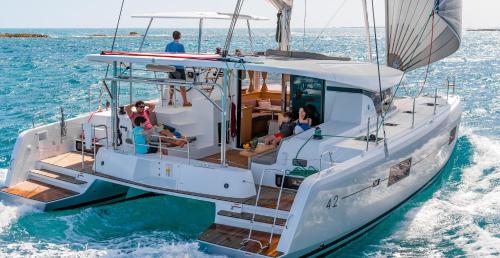 Luxury Catamaran Lagoon 42, AC & GN