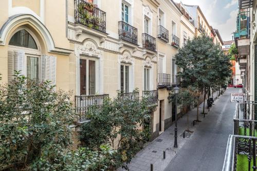 Waou MALASAÑA es MIA - Corta Duración