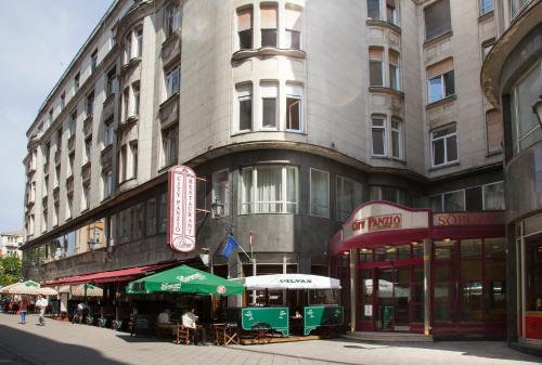 City Hotel Pilvax, Budapest – Updated 2022 Prices