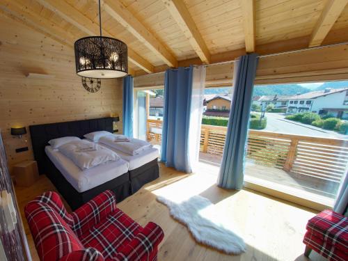 Postel nebo postele na pokoji v ubytování Design Hotel ALPENLIEBE - - - - Boutique-Flair - - - -