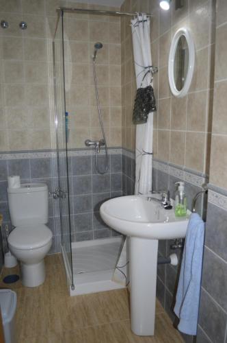 Ένα μπάνιο στο Apartamento Steven