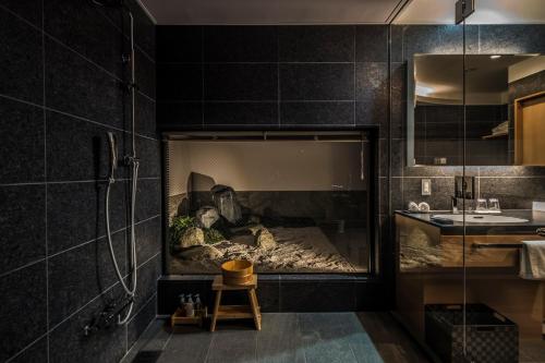 Phòng tắm tại Kyoto Shijo Takakura Hotel Grandereverie