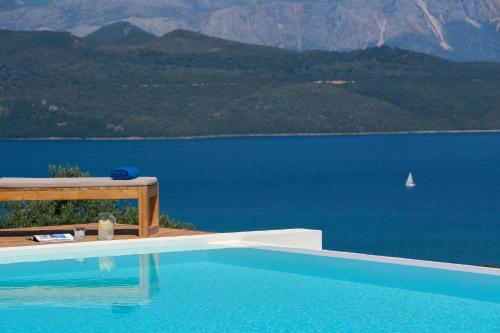 Zdjęcie z galerii obiektu Rachi Sea View Blue Villa w mieście Katouna