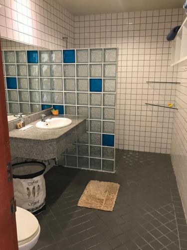 a bathroom with a sink and a toilet at Mae Phim, Rayong, Bali Residence Villa in Mae Pim