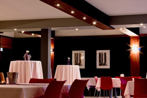 Restaurace v ubytování Axis Hotel