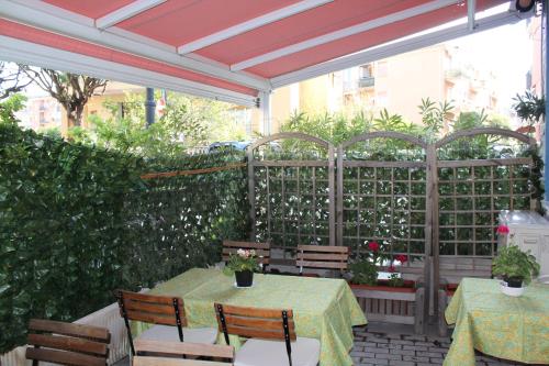 A garden outside Hotel Europa
