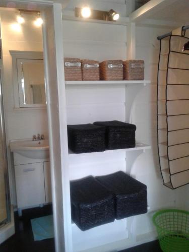 Ruang duduk di Palm Cottage