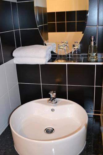 Bilik mandi di Gästehaus Alter Keller