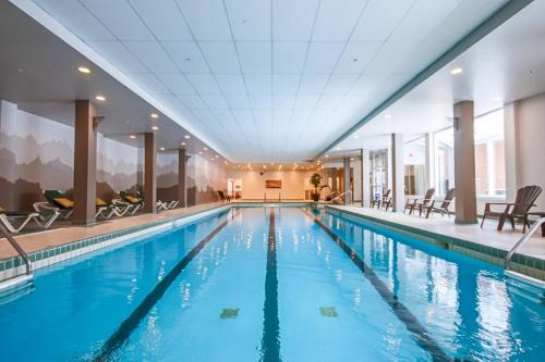 Bazén v ubytování Le Grand Lodge Mont Tremblant nebo v jeho okolí