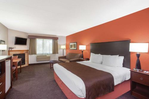 Foto dalla galleria di AmericInn by Wyndham White Bear Lake St. Paul a White Bear Lake