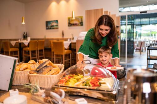 Jídlo v hotelu nebo okolí