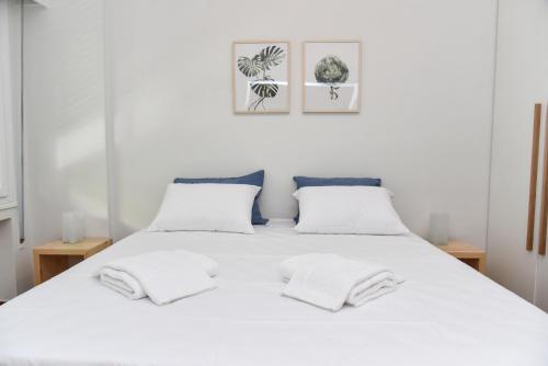 Säng eller sängar i ett rum på Modern Apartment at Exarchia 1 bed 2 pers