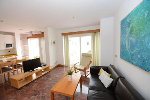 ESPECTACULAR ATICO CON TERRAZA A 50 MT PLAYA CANTERAS