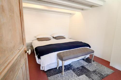CLT - UNIQUE Duplex & Terrace on the Provencal market