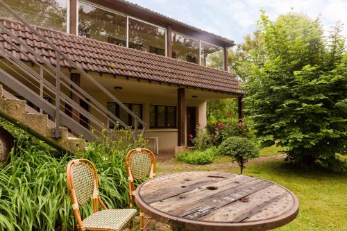 Κήπος έξω από το The Originals Access, Hôtel La Dousseine, Dreux Nord