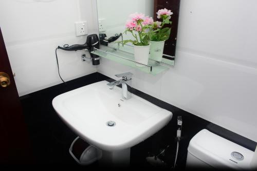 Φωτογραφία από το άλμπουμ του Shinic Holiday Inn σε Nuwara Eliya