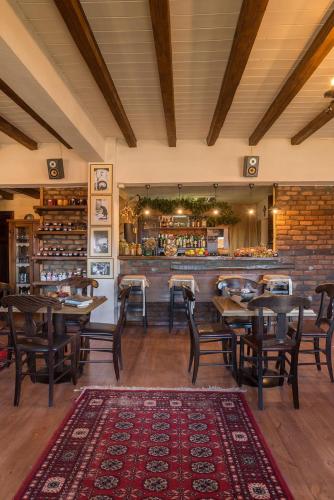 Ristorante o altro punto ristoro di ROUGA Mountain Boutique Suites & Spa