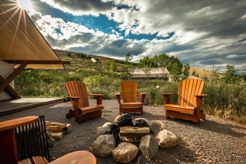 Fotografie z fotogalerie ubytování Conestoga Ranch Glamping Resort v destinaci Garden City