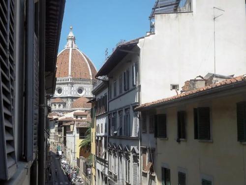 Step to Duomo and All the Sights from Refurbished Apartment