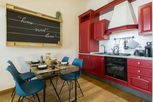 Step to Duomo and All the Sights from Refurbished Apartment