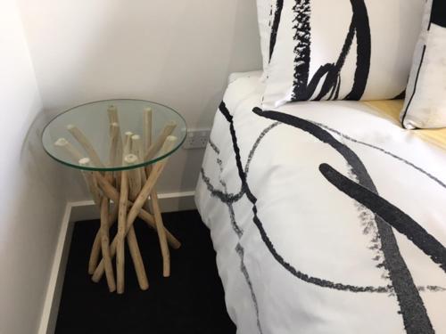 Ένα ή περισσότερα κρεβάτια σε δωμάτιο στο Port Lincoln Shark Apartment 3