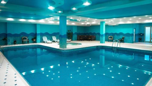 Swimmingpoolen hos eller tæt på ABU ARENA HALL Hotel