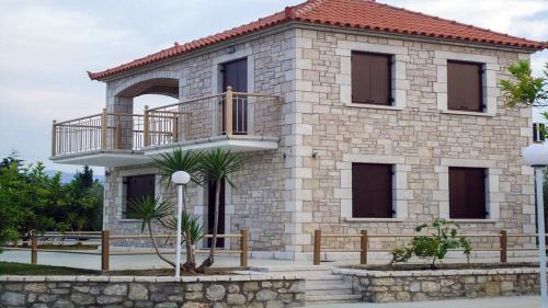 Το κτήριο όπου στεγάζεται  η παραθεριστική κατοικία