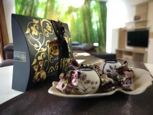 Makanan di atau berdekatan apartmen