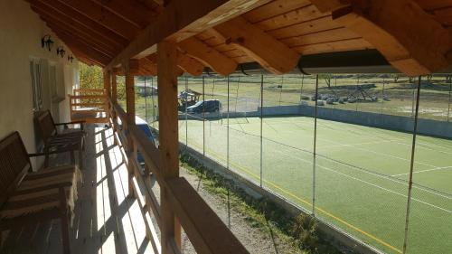 Tennis- og/eller squashfaciliteter på Pensiunea Andalex eller i nærheden