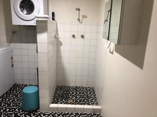Phòng tắm tại Beachfront Living Cronulla