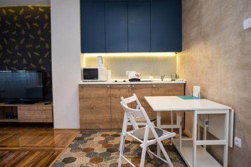 Kuhinja ili čajna kuhinja u objektu Apartman Donner Centar