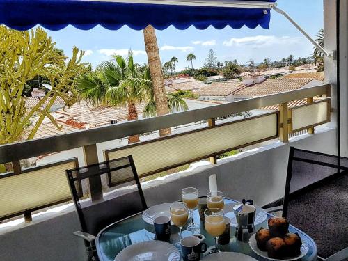 5 min walk from Yumbo 216