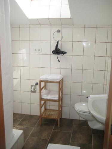 Bilik mandi di Apartments Spiegl Holzmann