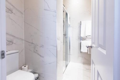 Ένα μπάνιο στο The Mornington Camden Female only Hostel