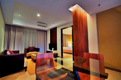 Area tempat duduk di Soll Marina Hotel & Conference Center Bangka