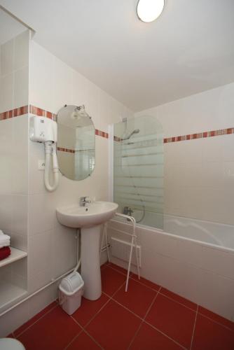 Koupelna v ubytování La Corrérie