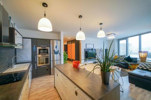 Slavic Spacious Apartments by CHORS