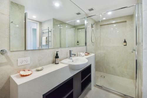 Ένα μπάνιο στο Private Apartments at Picture Point Noosa