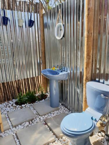 Ένα μπάνιο στο Oasis Shanti Backpackers