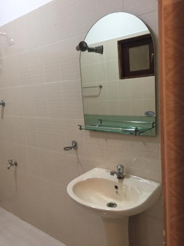 Un baño de Damith Guest House