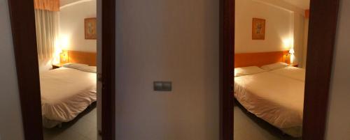  Apartamentos Turísticos Roc Del Castell -  Room  picture :   Tea/Coffee maker    Bath    Safety deposit box                           