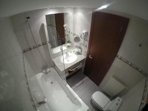 Phòng tắm tại Apartamentos Turísticos Roc Del Castell