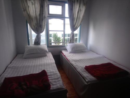 Gallery image of Diamond Star Guest House in Nyaungshwe Township