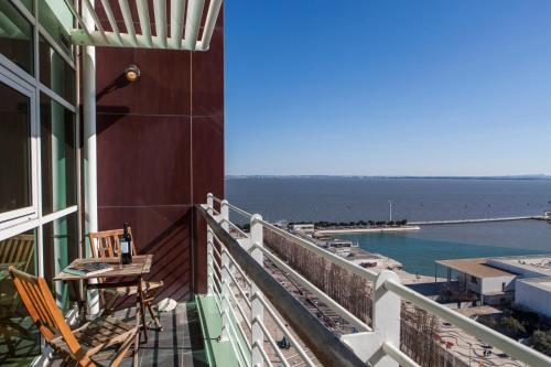 RENT4REST LISBON PARQUE DAS NAÇÕES 17Th FLOOR RIVER VIEW