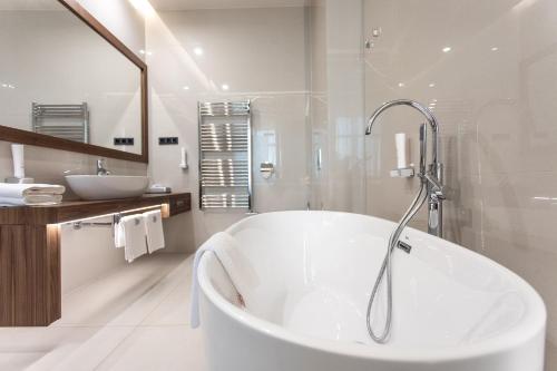Koupelna v ubytování Artis Boutique Hotel