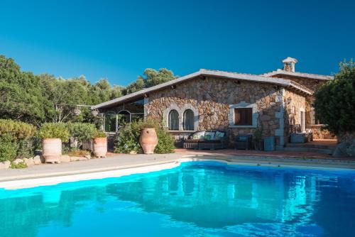 Foto dalla galleria di Esclusiva Villa con piscina a Porto Rotondo