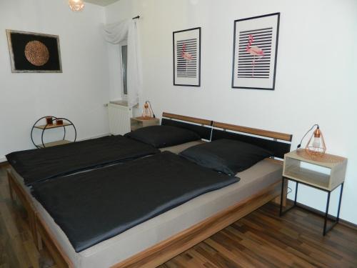 Postel nebo postele na pokoji v ubytování Unter den Linden