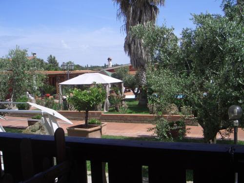Taman di luar chalet l oasi di Ambra 8 posti letto con uso piscina