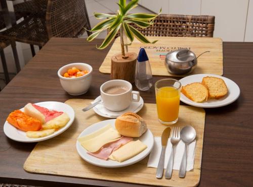 
Breakfast options available to guests at Hotel Porto Maceió
