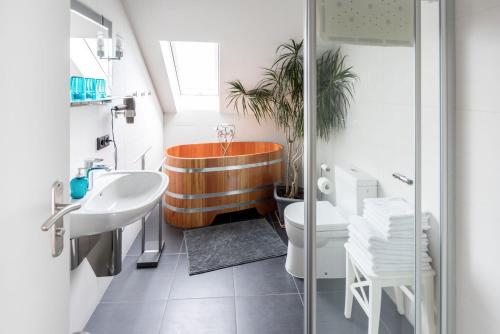 Ett badrum på Ferienwohnung Biobauernhof Peter Anderl Hof